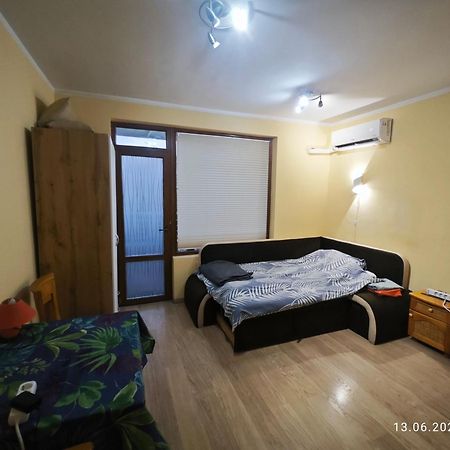 Apartment In The Center 2 ヴァルナ エクステリア 写真
