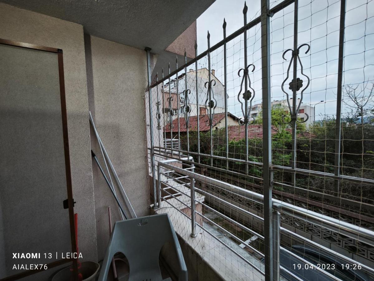 Apartment In The Center 2 ヴァルナ エクステリア 写真